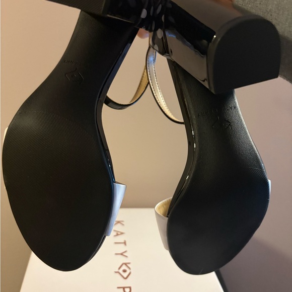 New! Katy Perry The Liz Patent Polka Dot Sandal. - Picture 4 of 4
